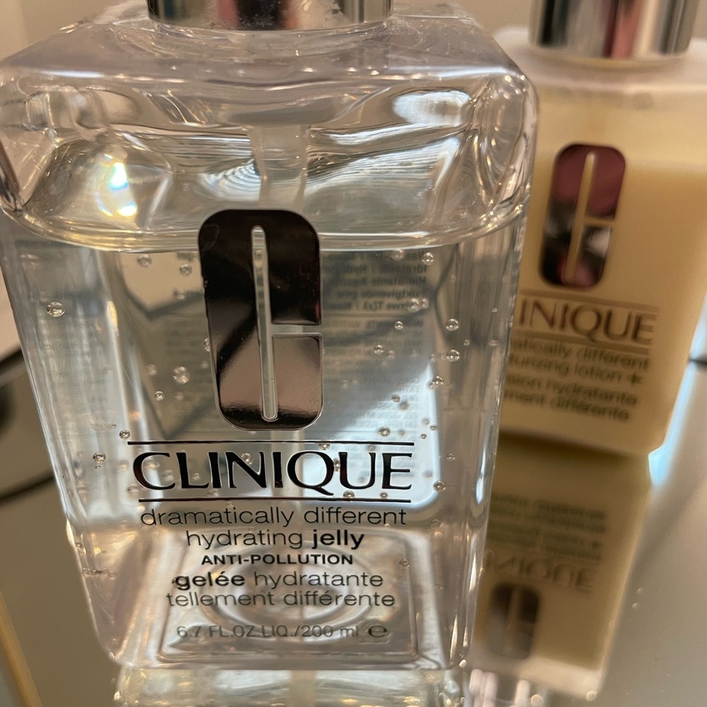 Clinique Bundle - Dramatically Different Jelly + Lotion - Picture 6 of 6